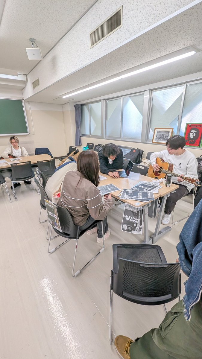 folksong714's tweet photo. 本日も本館5階 53教室でサークル説明会を実施しています！
皆さんのご参加お待ちしております🙇‍♀️

#日大経済 
#日大サークル
#春から日大経済
#日大経済サークル
#フォークソング研究会 https://t.co/D7I1GClQjk