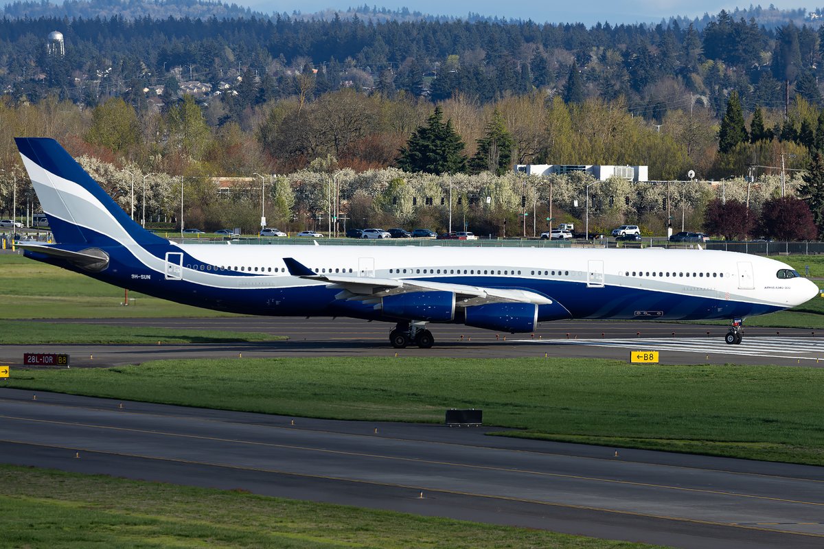 Sabian404's tweet image. Hi Fly Malta Airbus A340-300 departing PDX for Spain this evening as Mookraker 351. Disappointed they took off on the south side, but looks like they needed it lol.