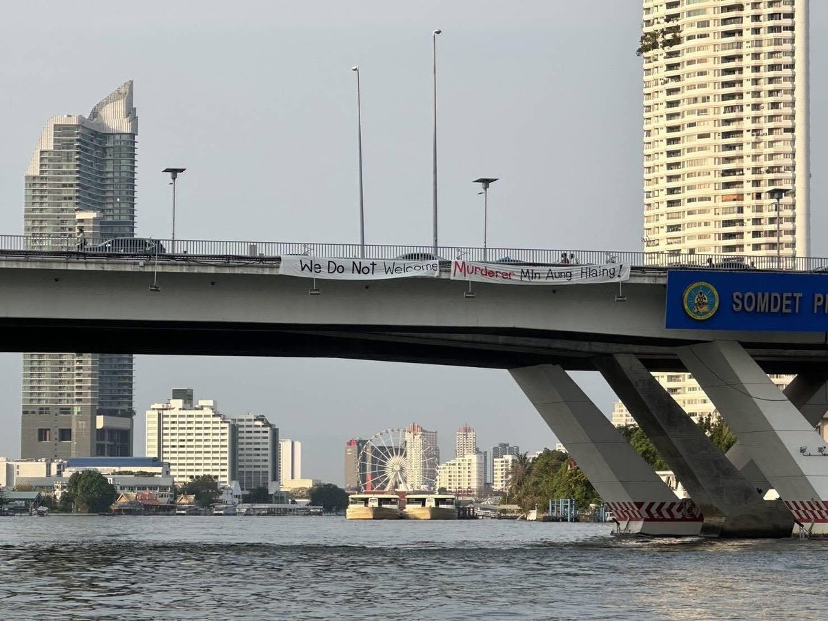 Meanwhile in Bangkok !

( However, the poster was taken down shortly after)
#BIMSTECSummit2025 #Myanmar #Thailand