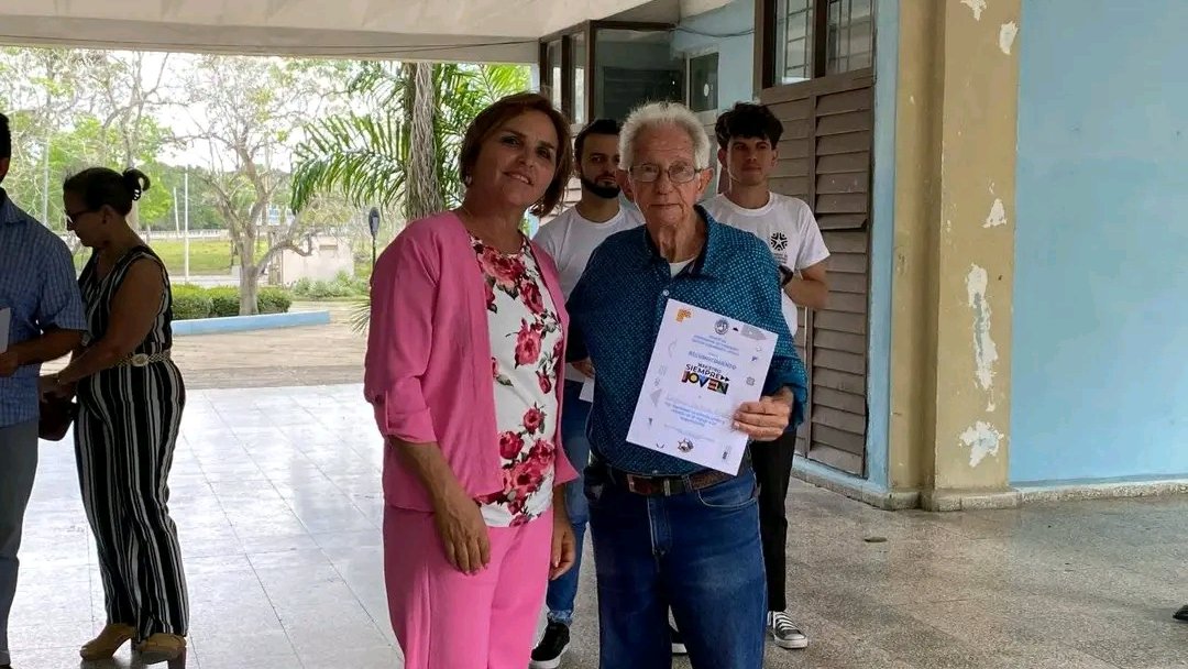 🇨🇺La Universidad de Camagüey Ignacio Agramonte Loynaz desarrolló, este jueves, el Acto por el Aniversario 63 de la Unión de Jóvenes Comunistas, organización política más joven del país. 

#UCCuba
#UJC
#SiempreJoven
#ConLaFuerzaDeLaUnidad