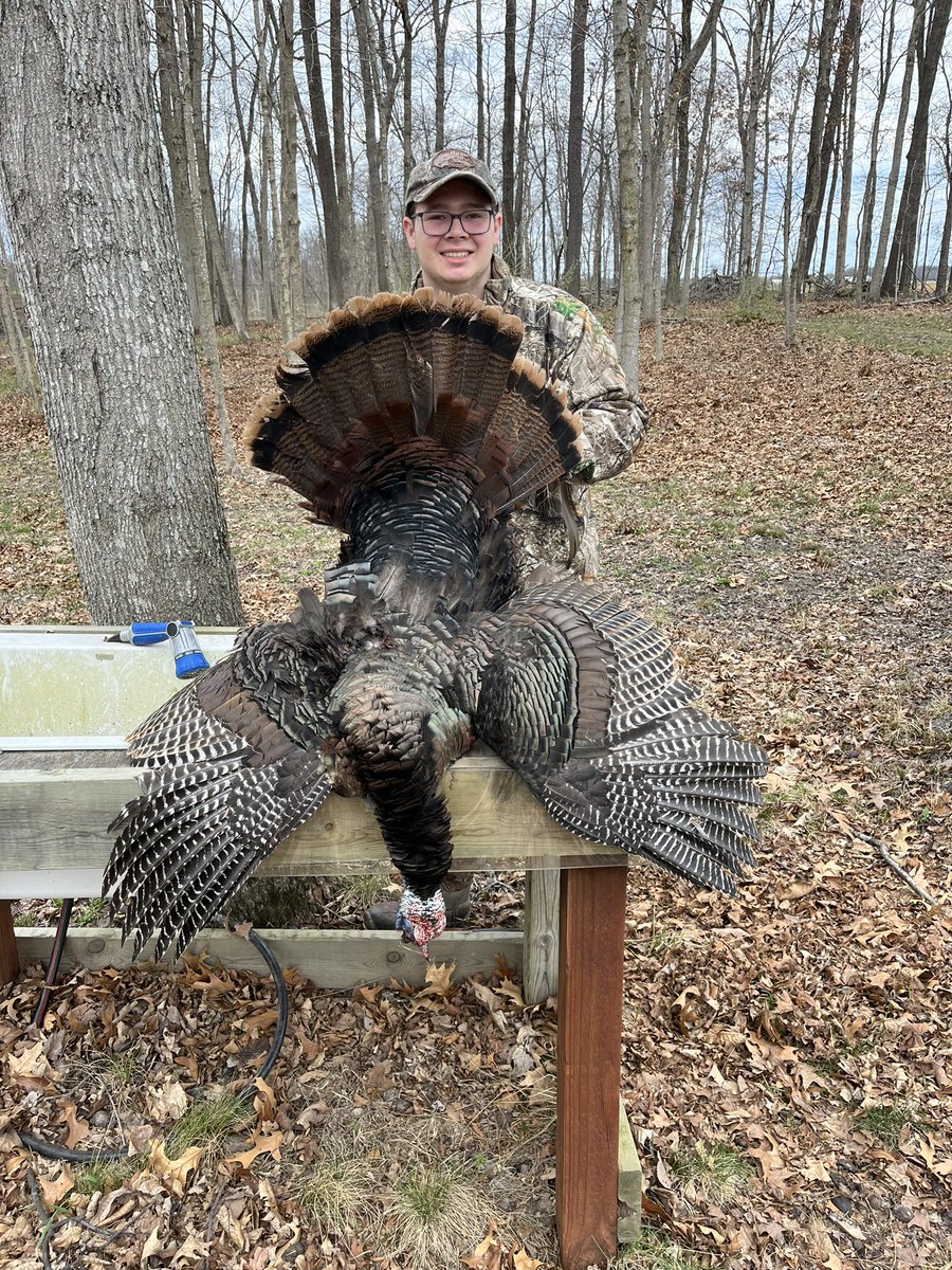 DCallahan2027's tweet image. Got to my family farm this weekend, so thankful to be able to hunt with my dad for turkey season!