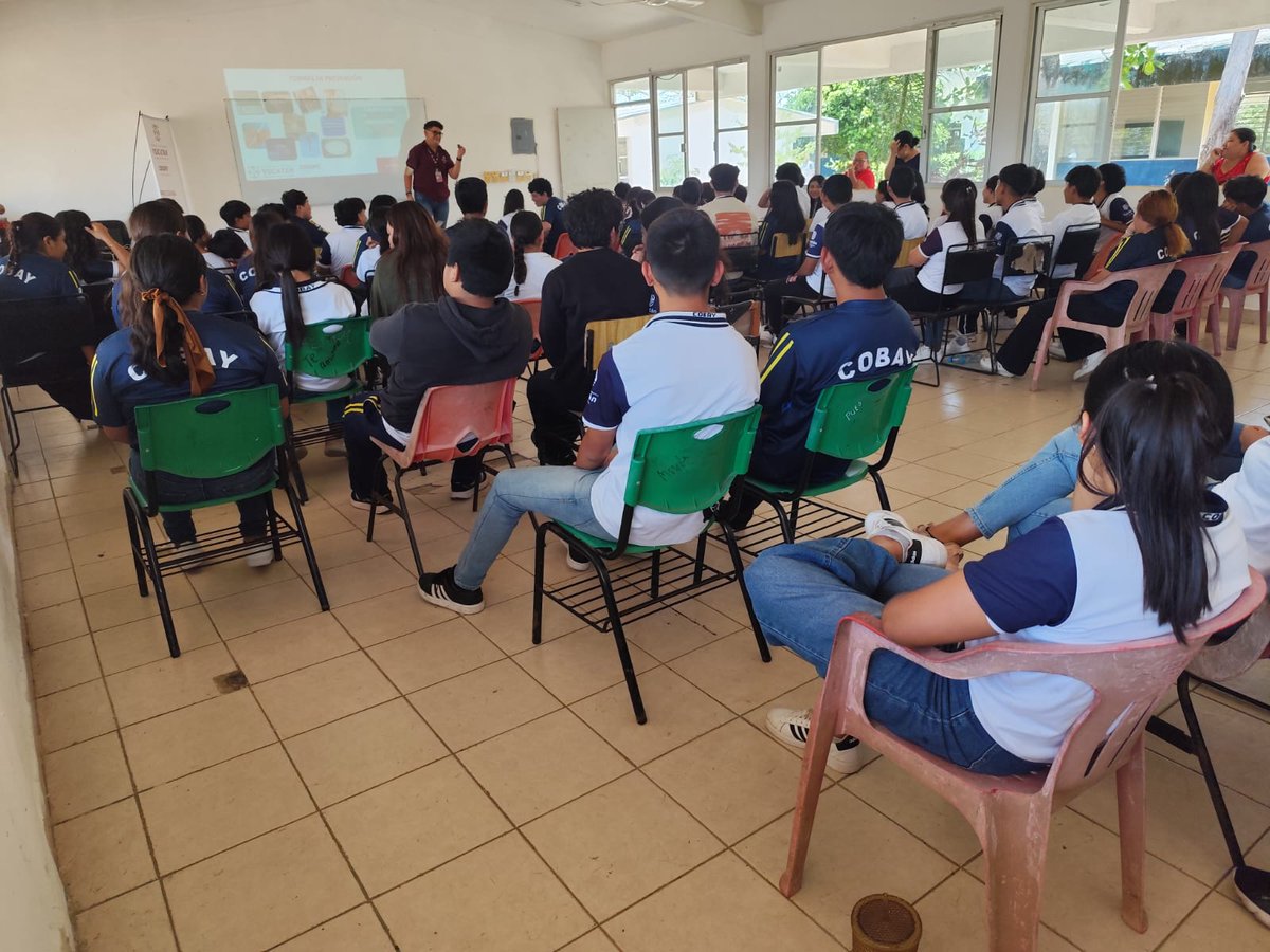 Coespoyuc's tweet photo. El Consejo Estatal de Población COESPO, a través del Programa Protégete, impartió la plática: "Prevención del embarazo adolescente" a 82 alumnos pertenecientes al COBAY Cacalchen como parte de los programas de prevención que ofrece la dependencia.

#COESPO #RenacimientoMaya https://t.co/k5LnOxMOje