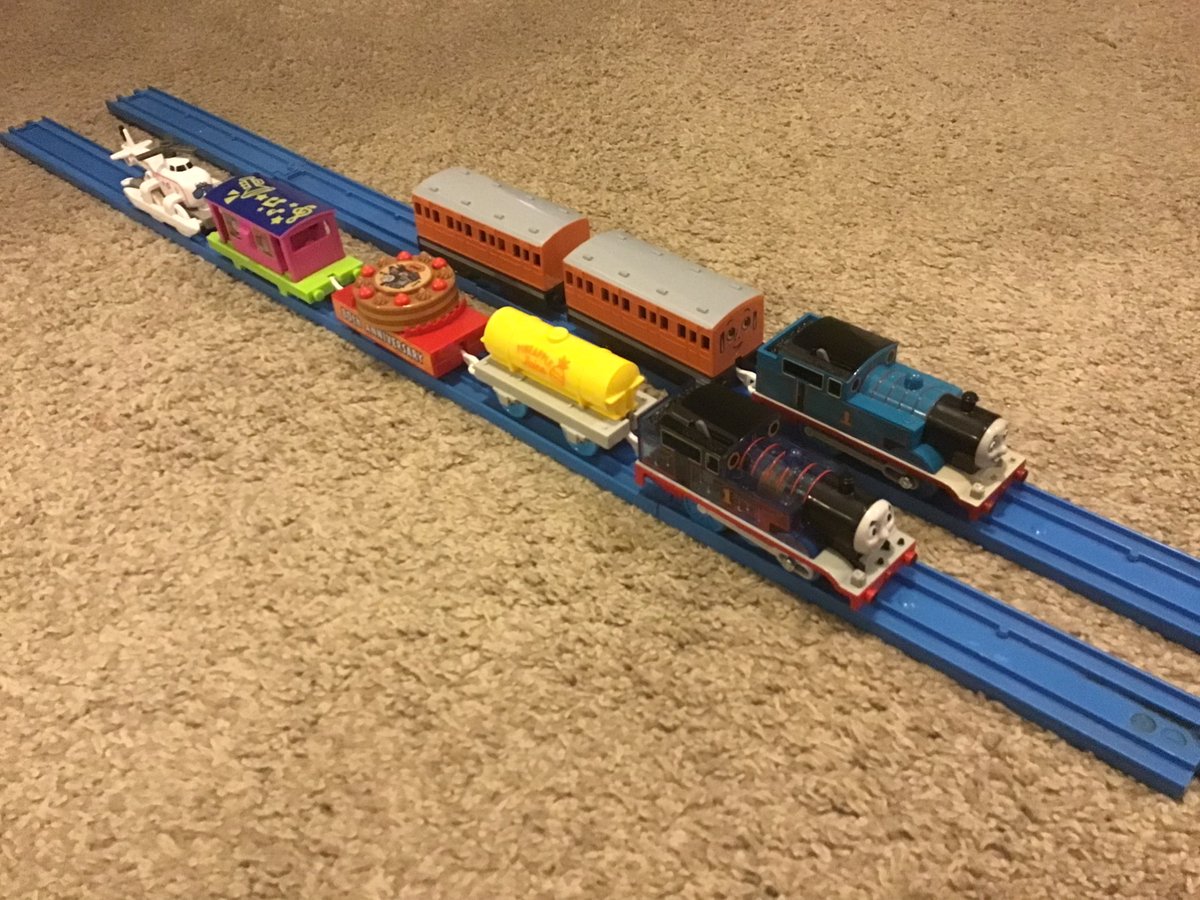 Yo boys we finally got him. I also got the set. 

🙄It took a bit cause my postal service is garbage, but here they are.