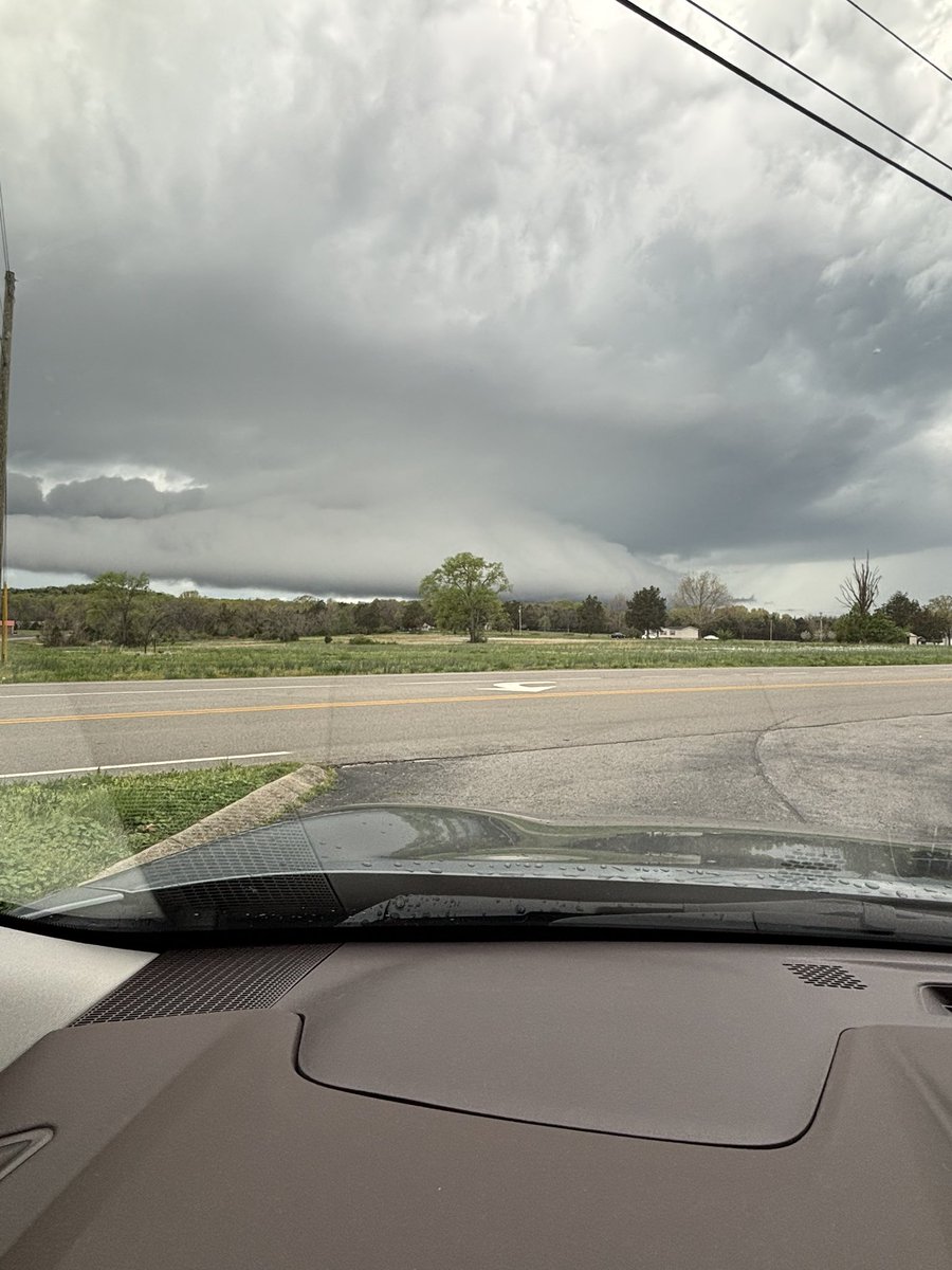 karychoate's tweet photo. @RuthSevereWx Blackman Area around 4:10pm https://t.co/tLTEFoBxux
