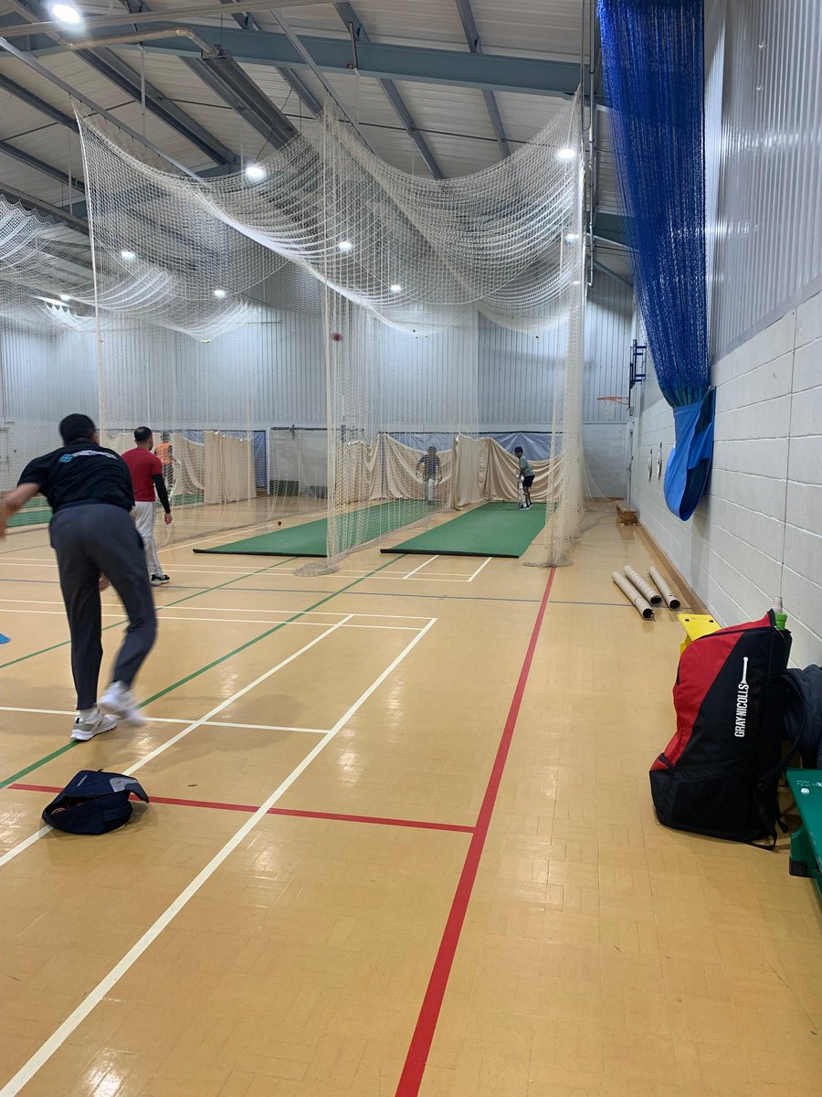 SwindonHunters's tweet photo. "Hard work Indoors, results outdoors! Indoor nets wrapped up
Bring on the season !!
#FearTheHunters https://t.co/raflCXtTuz