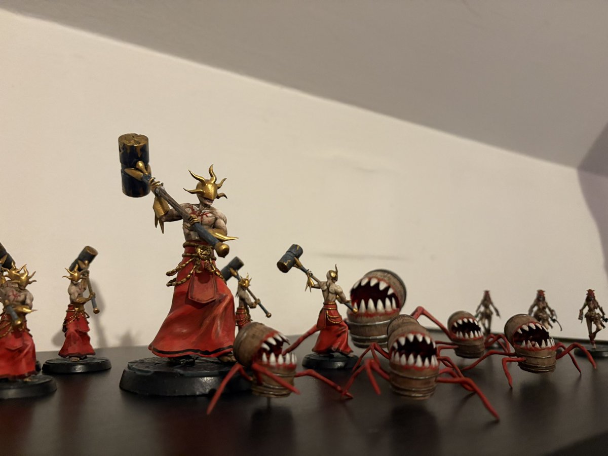 the sun cultists wage war against the dreaded mimics while some blood coven raiders look on in horror!
thank you OB for the wonderful release day gift, and thank you everyone who bought and enjoyed the game! 
more content soon!