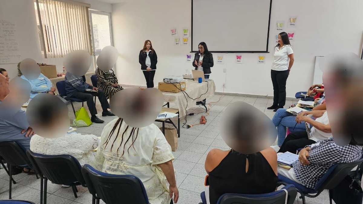 DIFMunicipalSLP's tweet photo. Con gran satisfacción, concluimos la #TerapiaGrupal para el manejo de #Duelo Estamos orgullosos de los cambios en las y los asistentes, saben que siguen las puertas abiertas y les atendemos con atención y calidez. Mayores informes y citas: 444 664 8630 y 444 424 5781 https://t.co/CAUGjqayHM