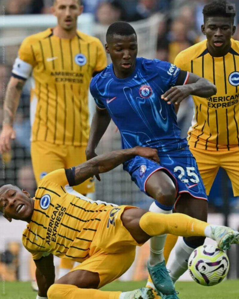 Enzo Maresca (DT del Chelsea): 'Moisés Caicedo es el mejor mediocampista defensivo del mundo ahora mismo. Es tan amable, tan humilde, tan bueno... Lo mejor es que trabaja con mucha seriedad todos los días. Es un ejemplo'.