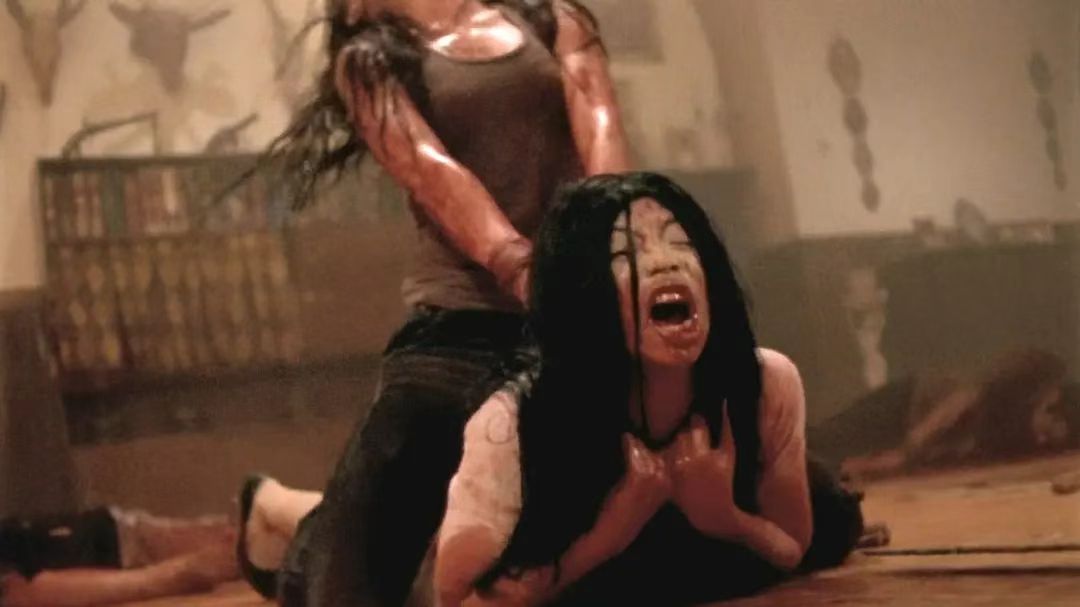 victorjackson01's tweet image. #Macabre

The ancient cannibal family hunted in an extremely simple way and successfully captured 6 brain-dead youths. The perverted Dara and his family seemed to be very brain-dead as well, but the feast of flesh and blood seemed to include them. Although the brain-dead youths