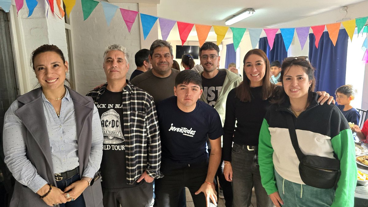 OcamposAlvarez's tweet photo. Un compromiso que deja huellas ✨️

💙 El hogar "Gigantes de Acero" de #GodoyCruz tiene padrino institucional. 

🙌🏻 ¡Gracias, concejal @fabro74, por sumarte a este gran compromiso con las infancias y adolescencias de nuestra provincia! #InfanciasMza https://t.co/E7mHJd4dq2