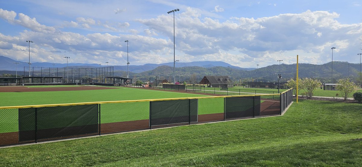 North Royalton Bears Softball tweet media