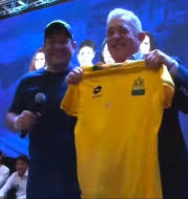 SantanderPrsnta's tweet image. No @diegocaricatura a él se la entregaron el fin de semana en #Neomundo.