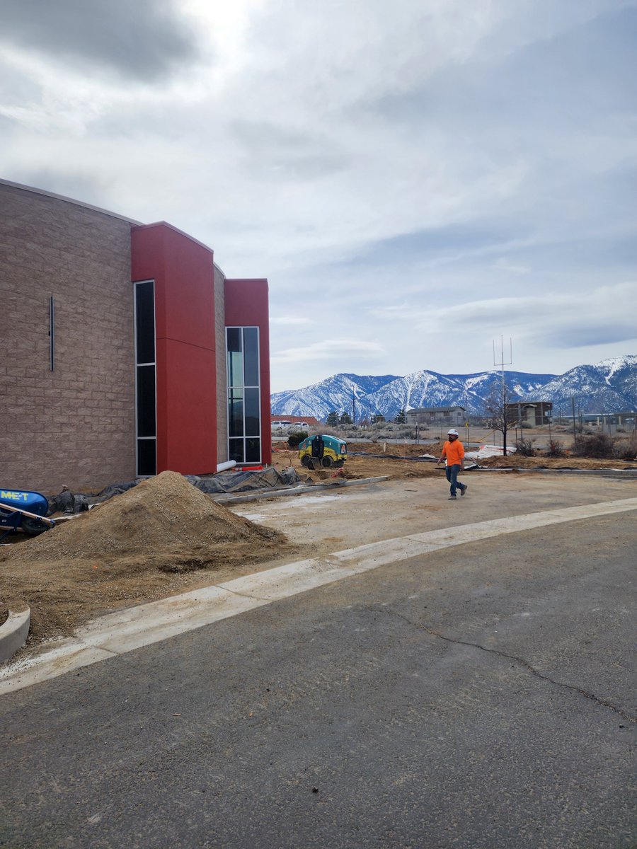 Come join us for our Grand Opening event and get an exclusive look at our new building! 

Save your post by using the link provided: slhs.zohobackstage.com/NewBuildingGra…
