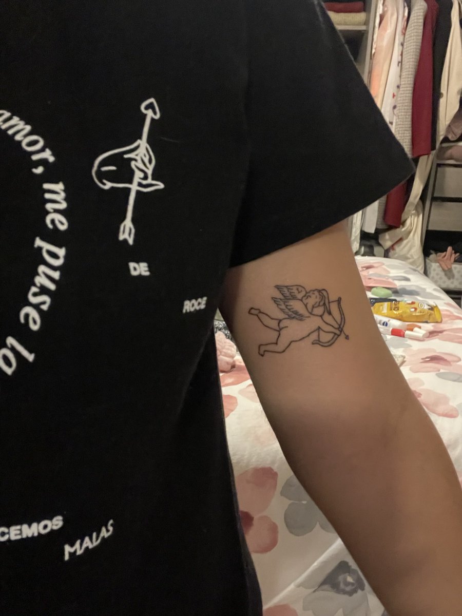 kthynngg's tweet photo. Mi tatuaje de Tini🫶🏻🫶🏻🇫🇷 #LACASAxTINI https://t.co/FcigCdQgqJ