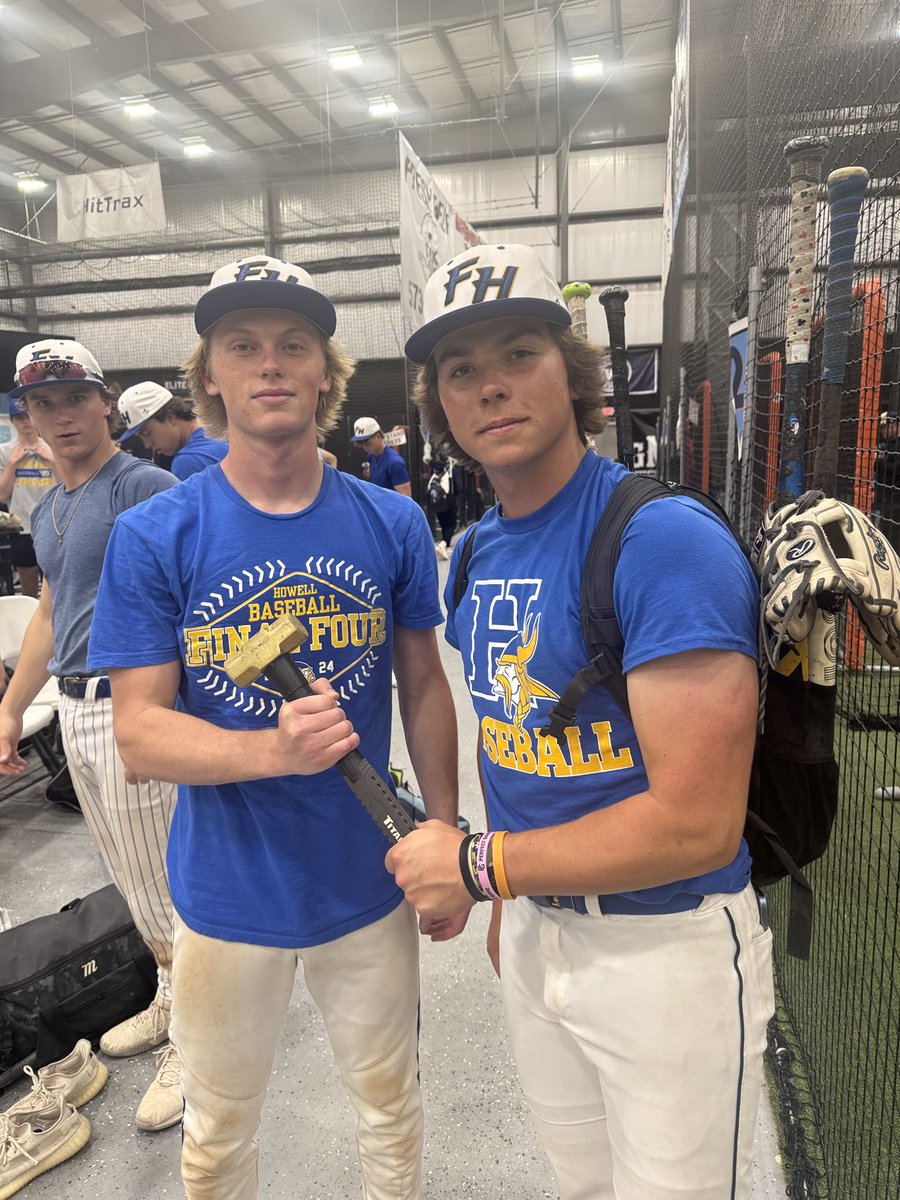C love giving hammer to Shane Ernst for his work at practice today.  #vikingbaseball
