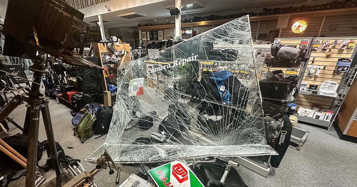 ZorzStudios's tweet image. Bay Area #CameraStore robbed of $50,000 worth of #gear in raid zorz.it/AZrCn | #MattGrowcoot #BayArea #CameraRobbery #CameraTheft #crime #police #raid #SanFrancisco