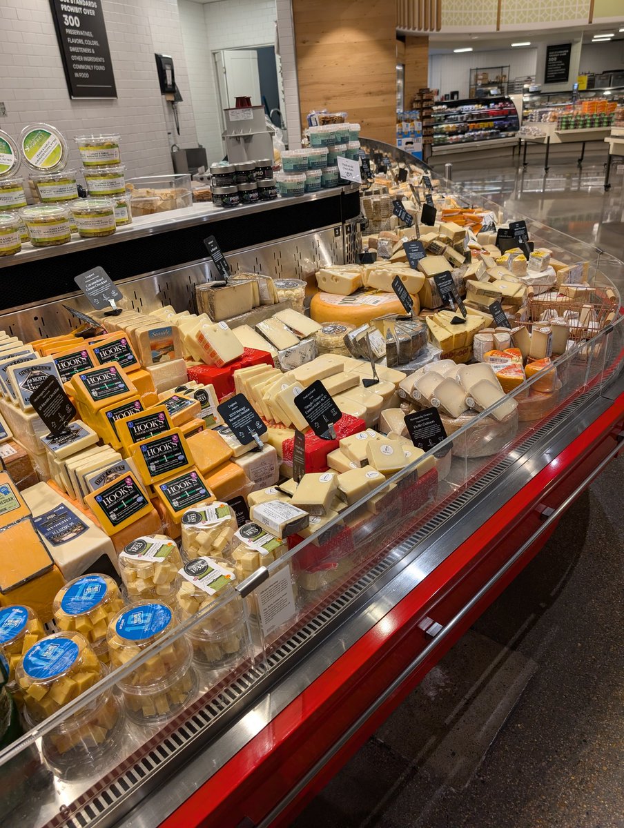 proidiot's tweet image. Happy #CheeseWeaselDay !
