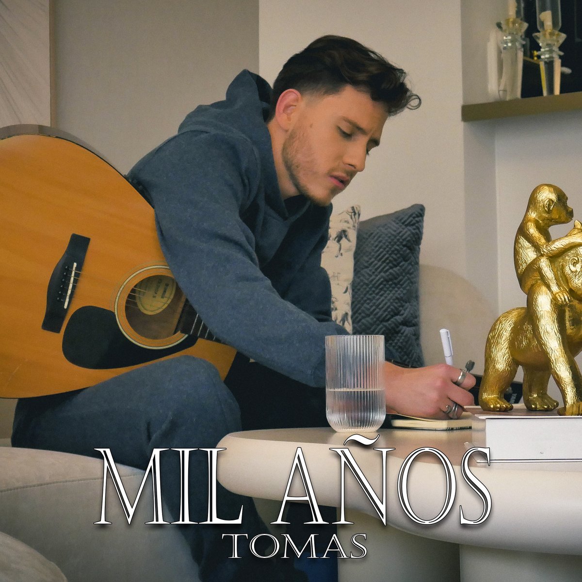 Tropaa!! Ya esta disponible esta chimba de canción #MilAños en plataformas digitales y a las 7:00pm estará disponible el video en Youtube. Pa que se la gocen 

Prod: @penagosbeatz 🎧🔥

#lanzamiento #esteestomas #musicanueva #artista