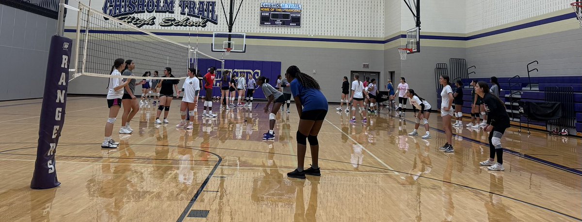 Rangers and future Rangers putting in the work at open gym! <a href="/ChisholmTrailHS/">CTHS</a> <a href="/emsisdathletics/">EMS ISD Athletics</a>