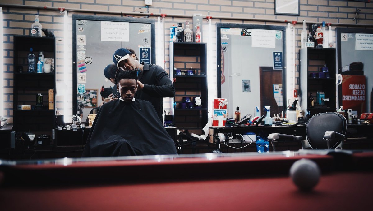 “Garotas de luxo”, novo lançamento de MK que marca a volta do artista no mundo da música. 

Acesse agora e compartilhe com geral. O tempo nunca fecha atoa. youtu.be/Q33Ni-qbPQI?si…