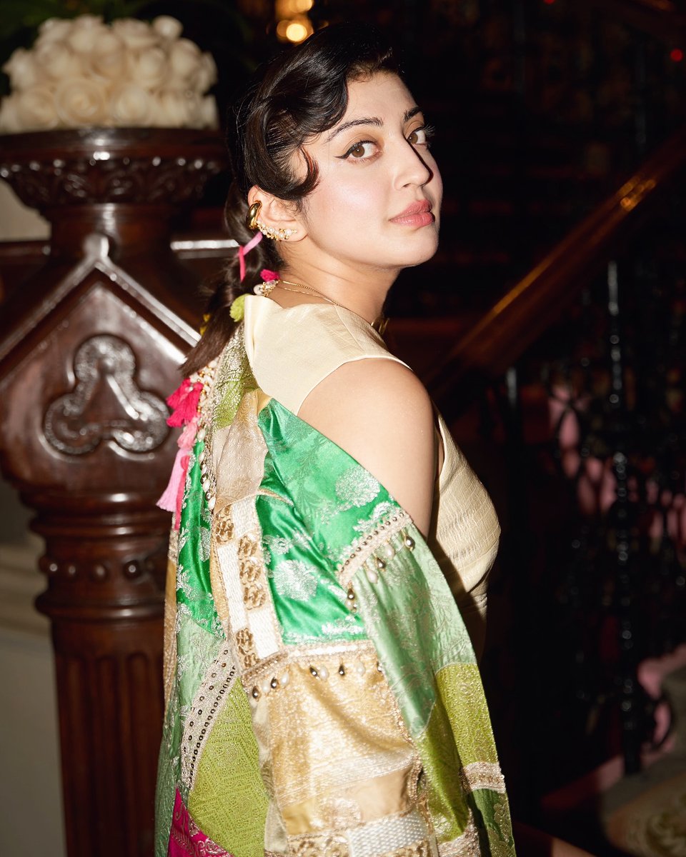 Filmy Glamour (@filmyglamour) on Twitter photo Pranitha Subhash captivates fans with a classic style during her appearance for Vivienne Westwood fashion show 😍
<a href="/pranitasubhash/">Pranitha Subhash</a>
#PranithaSubhash #FashionShow #RampWalk #VintageLook #viviennewestwood #Southactress Pranitha Subhash captivates fans with a classic style during her appearance for Vivienne Westwood fashion show 😍
<a href="/pranitasubhash/">Pranitha Subhash</a>
#PranithaSubhash #FashionShow #RampWalk #VintageLook #viviennewestwood #Southactress