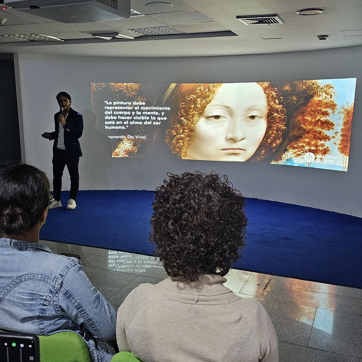 Olivarescfc's tweet image. Hoy fue un día memorable para Academia Olivares, iniciando una nueva etapa de investigación.
Estudiamos la vida de Leonardo da Vinci, presentando por 1era vez en el país la investigación que ha determinado que la madre de Leonardo era una esclava circasiana y mucho más.