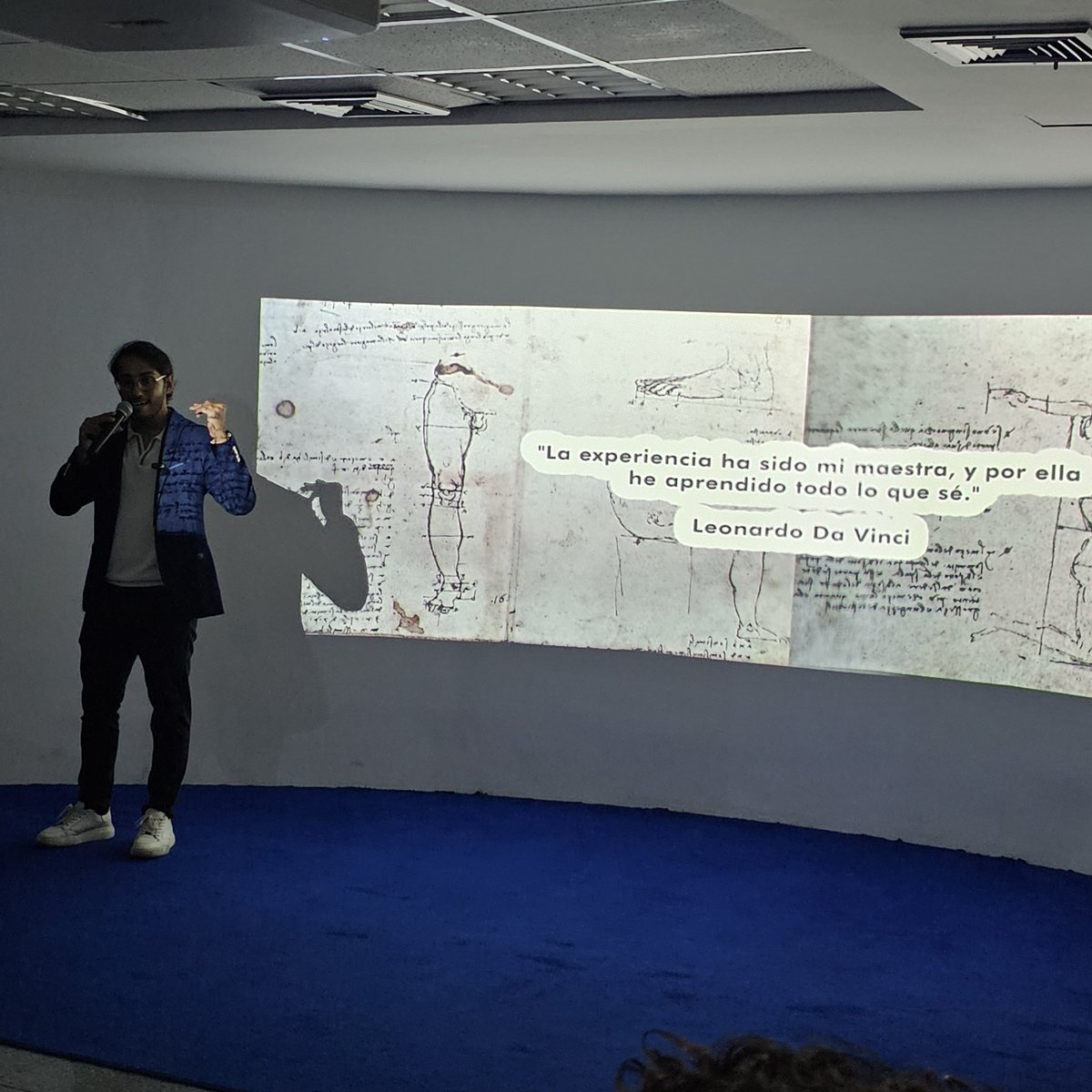 Olivarescfc's tweet image. Hoy fue un día memorable para Academia Olivares, iniciando una nueva etapa de investigación.
Estudiamos la vida de Leonardo da Vinci, presentando por 1era vez en el país la investigación que ha determinado que la madre de Leonardo era una esclava circasiana y mucho más.