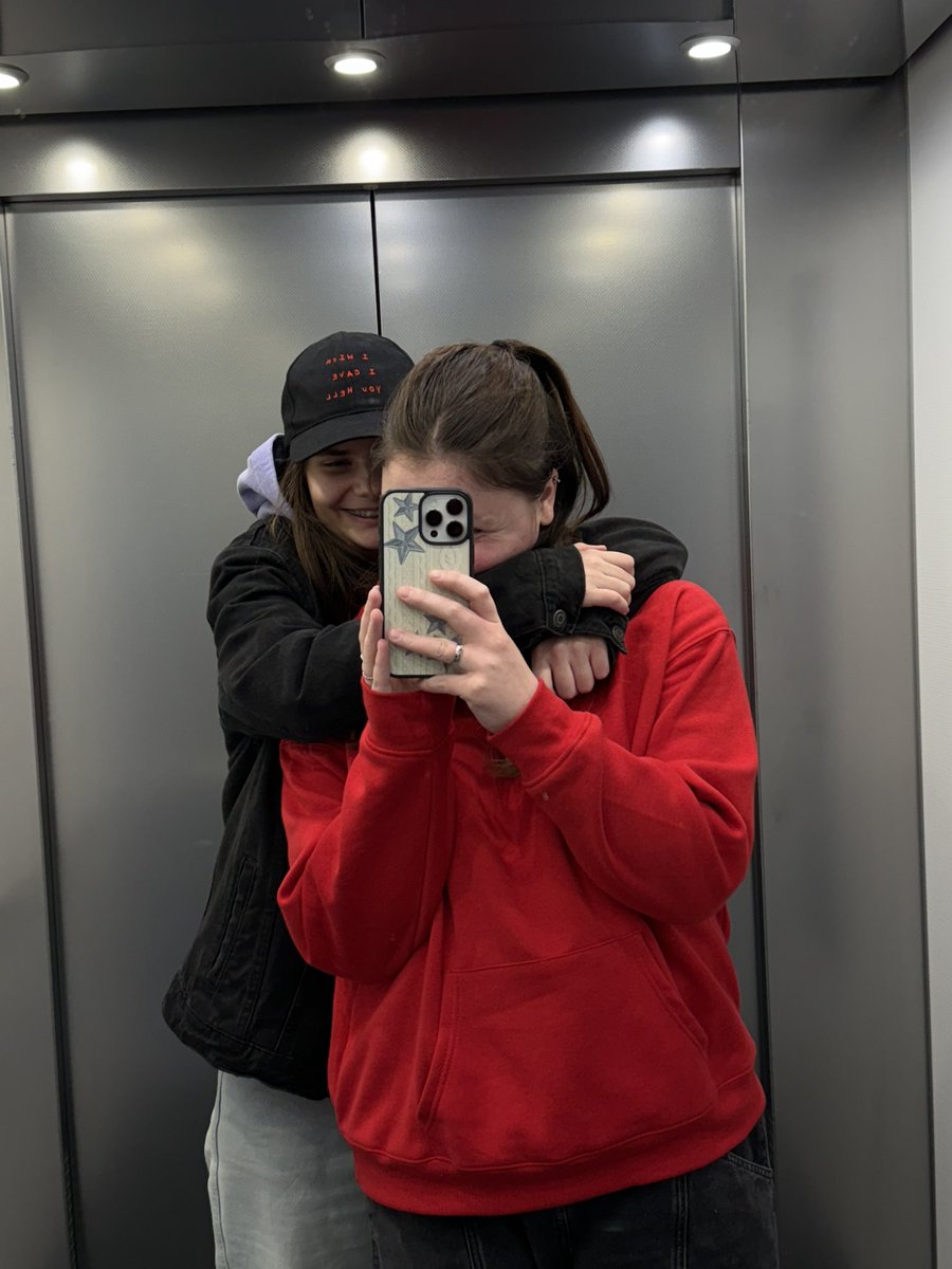 ⋆｡° ✮ robs tweet media