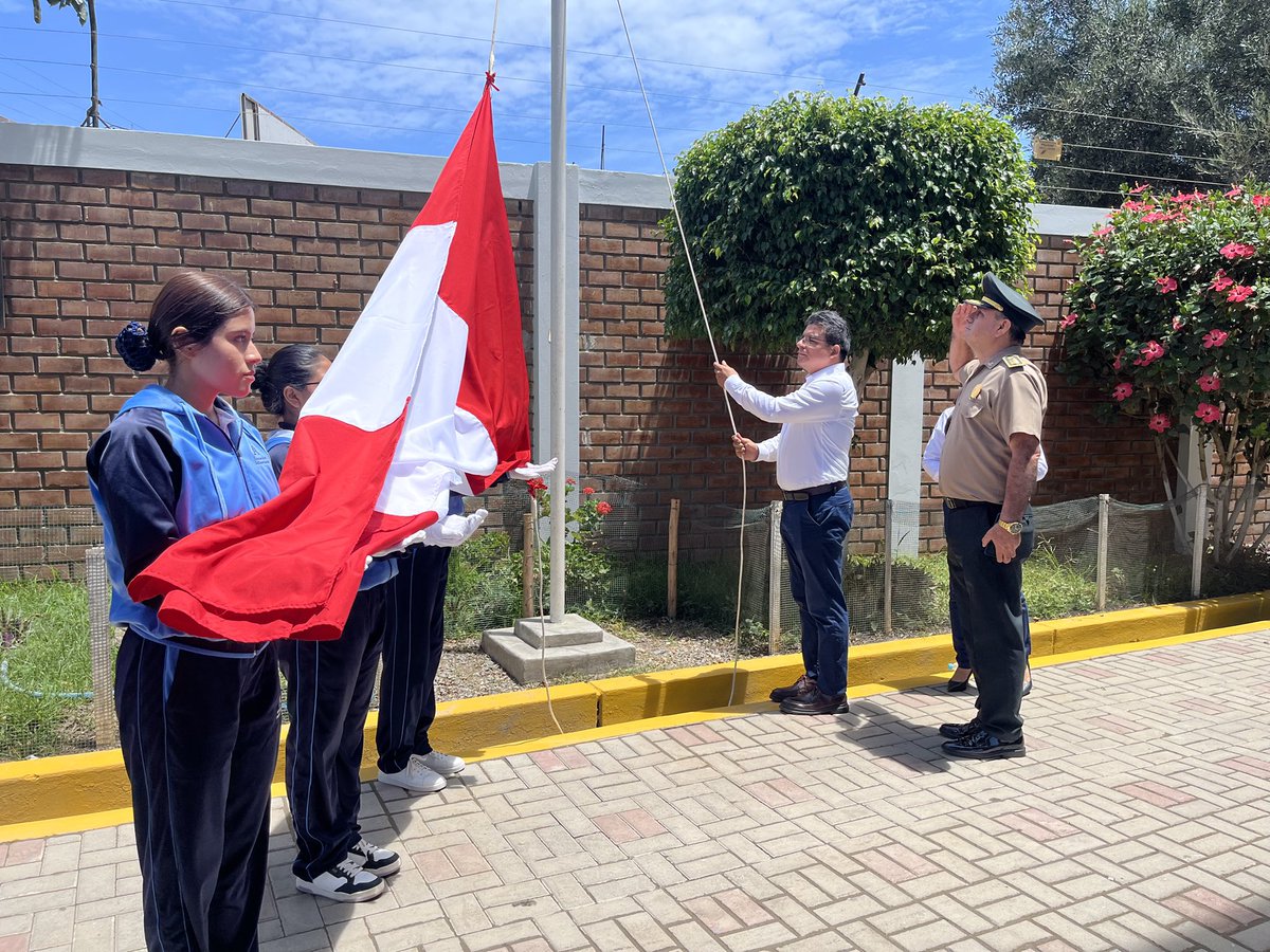 🎉🏫 Con emoción se realiza el acto protocolar✨🥳, contando con la presencia, del Dr. Víctor Gonzales, representante de la Gerencia Regional de Educación de Lambayeque, El Comandante PNP. Pedro Hidalgo, y el <a href="/PrMontalvan/">Pr. Daniel Montalvan</a> presidente de la UPN.

#ASEANORTE #EducaciónAdventista