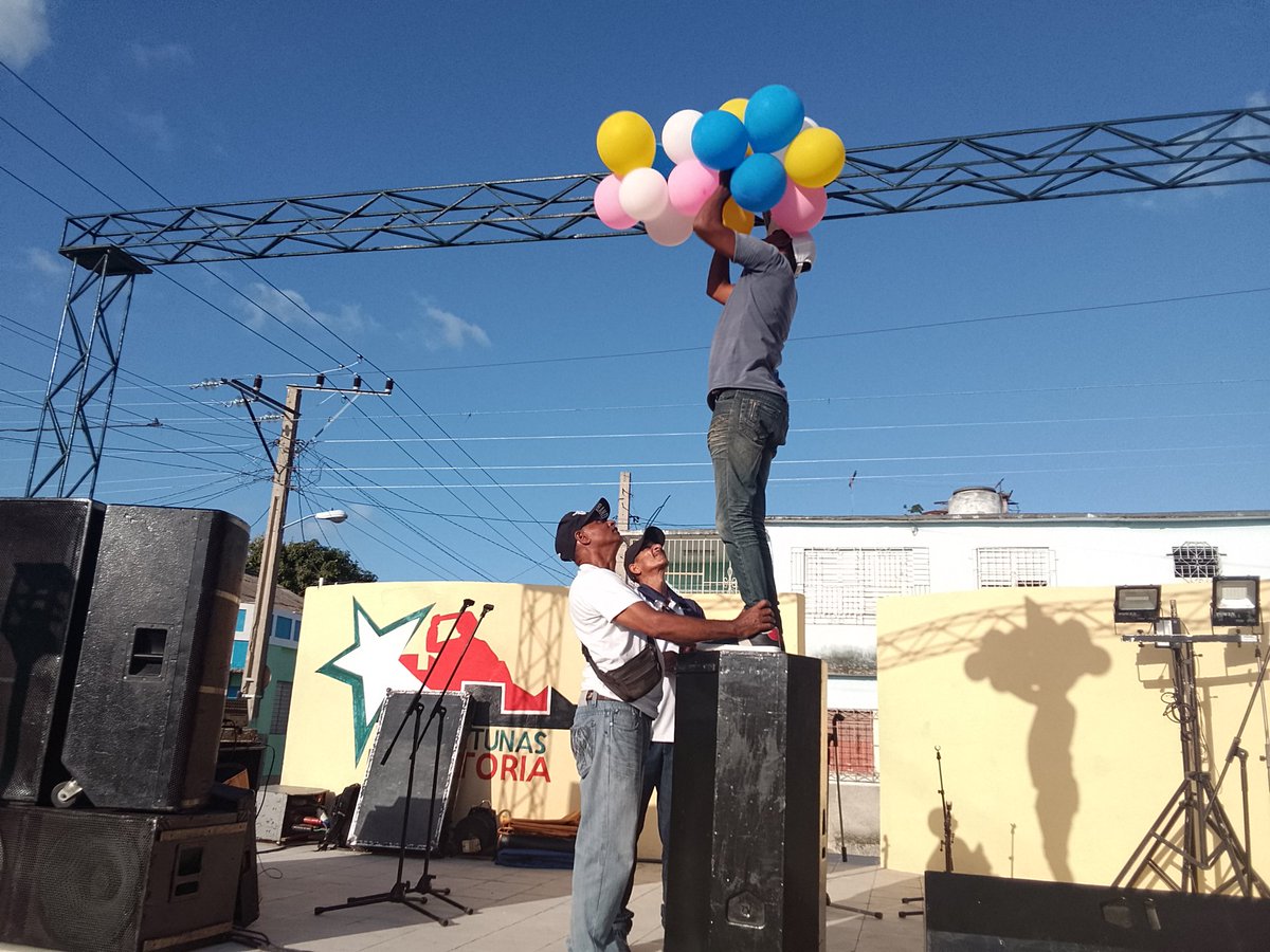 Adisley_Mtz's tweet photo. Ya estamos casi listos esperando la gran fiesta de nuestros jóvenes en la víspera de su Aniversario, a celebrarse, en la Plaza de los Recuerdos, en el corazón del Barrio en Transformación, "El México".
Los esperamos 🥳😍
 #63UJC
#SiempreJoven
#PorLasTunasLaVictoria
@LorenzoOsbel https://t.co/1pDny1lcWS