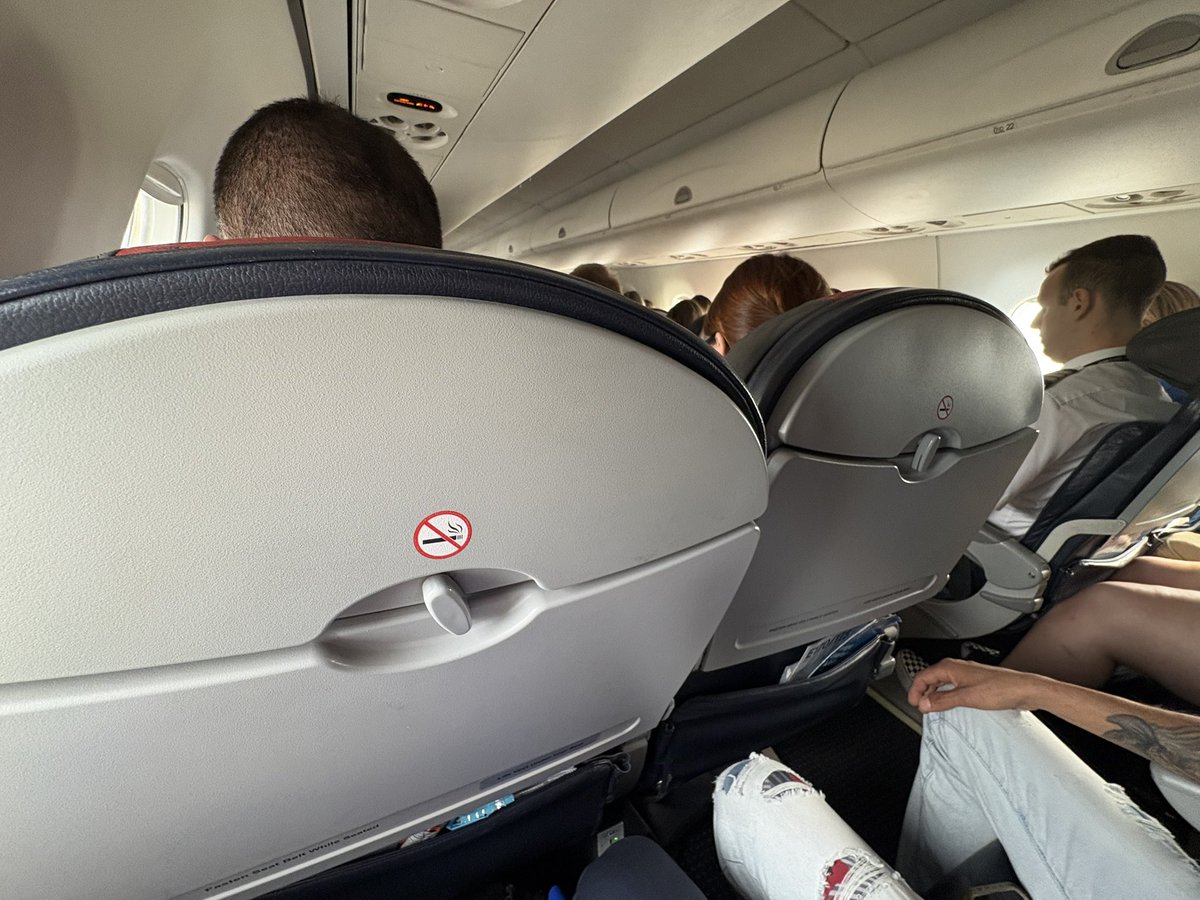 kylejsingletary's tweet image. 2.5 hour flight in the last row with a broken seat in front of me that won’t stay upright. How does this happen? @AACallAgents @AmericanAir