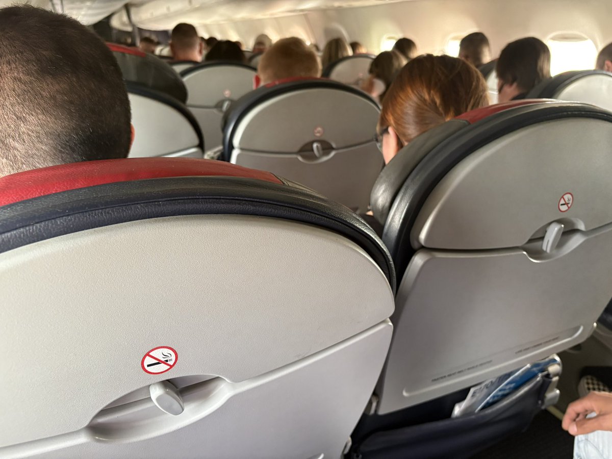 kylejsingletary's tweet image. 2.5 hour flight in the last row with a broken seat in front of me that won’t stay upright. How does this happen? @AACallAgents @AmericanAir