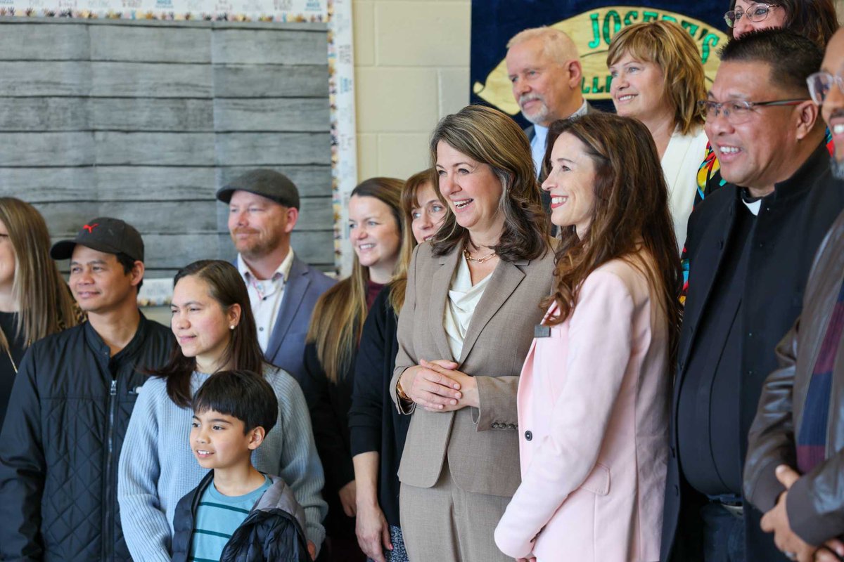 ABDanielleSmith's tweet photo. I love being in my riding. I joined my constituents and school board representatives at St. Joseph's Collegiate School in Brooks to promote Alberta's School Accelerator Program which will see $8.6 billion injected into our growing education system across the province to address growing student enrolment and the need for more learning spaces.
Since 2023 in Brooks-Medicine Hat, we have provided funding for:
✅New High School in Brooks
✅New Junior High in Redcliff
✅Replacement Junior High in Brooks
✅Replacement for Holy Trinity Academy in Medicine Hat
✅Modernization of Brooks Composite High School