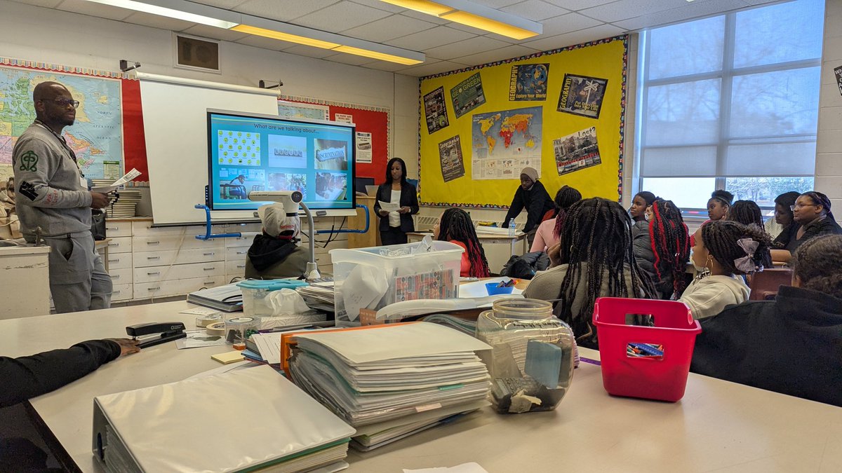 Our BSA students had an amazing time at the You See Me Black Youth Empowerment Elementary Conference! A day filled with learning, empowerment, and pride. Huge thanks to the organizers for making this incredible event possible! #blackexcellence <a href="/WoodbineMS/">Woodbine Middle School TDSB</a> <a href="/NorthviewHtsSS/">NorthviewHeightsSS</a>