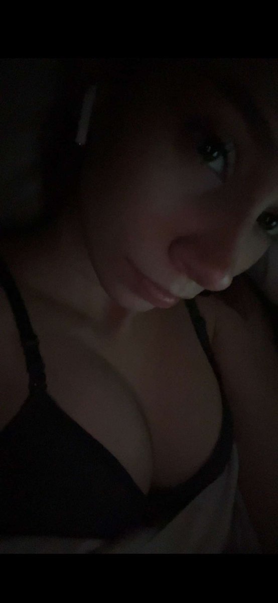 Adeboer34's tweet photo. Goeieavond wie is er nog wakker? 😳😝 #G31L! #OF https://t.co/m5x1g0QENV
