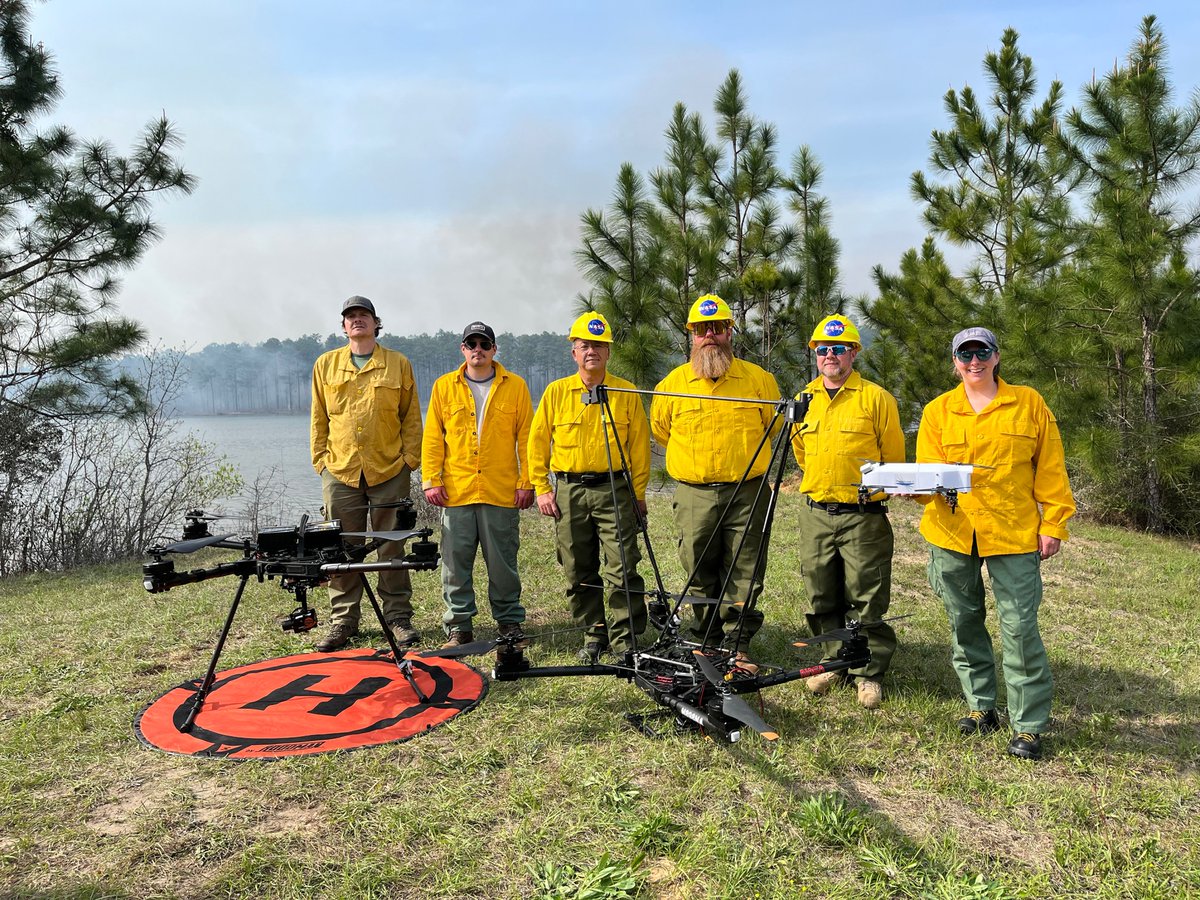 railnewsact's tweet image. #AirborneScience #ArmstrongFlightResearchCenter #B200 #DronesYou NASA Supports Wildland Fire Technology Demonstration dlvr.it/TJxSPl