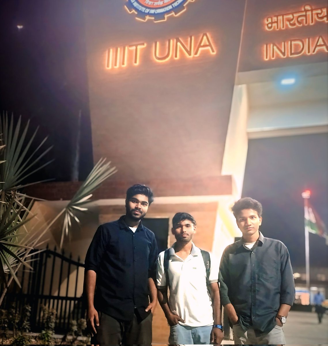 mahboob_023's tweet photo. 🔥 Participated in "Run Code Run" DSA hackathon at IIIT Una, HP as the team leader of Code_Hunters with my friends Yuvraj Katiyar &amp; Mustak Alam.

🧩 Solved coding challenges on HackerRank + tackled a spinning game with QR-based lifelines!
#Hackathon #Coding #IIITUna #CodeHunters https://t.co/O9NI9Az1QH