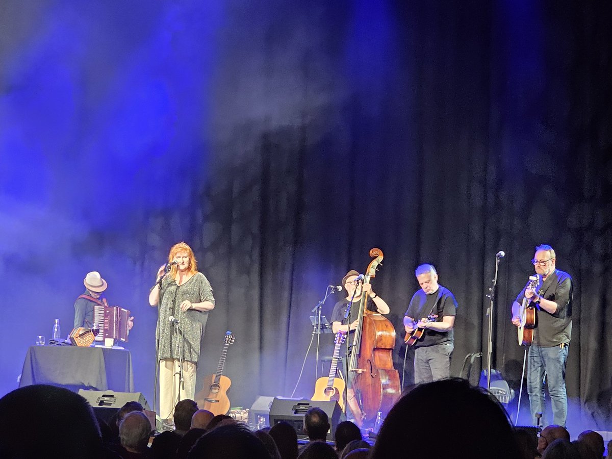 Magical night of music <a href="/eddireader99/">eddireader99</a> <a href="/boohewerdine/">Boo Hewerdine</a> <a href="/Tamsinontour/">Tamsin Austin</a> <a href="/FireStationSun/">The Fire Station</a>