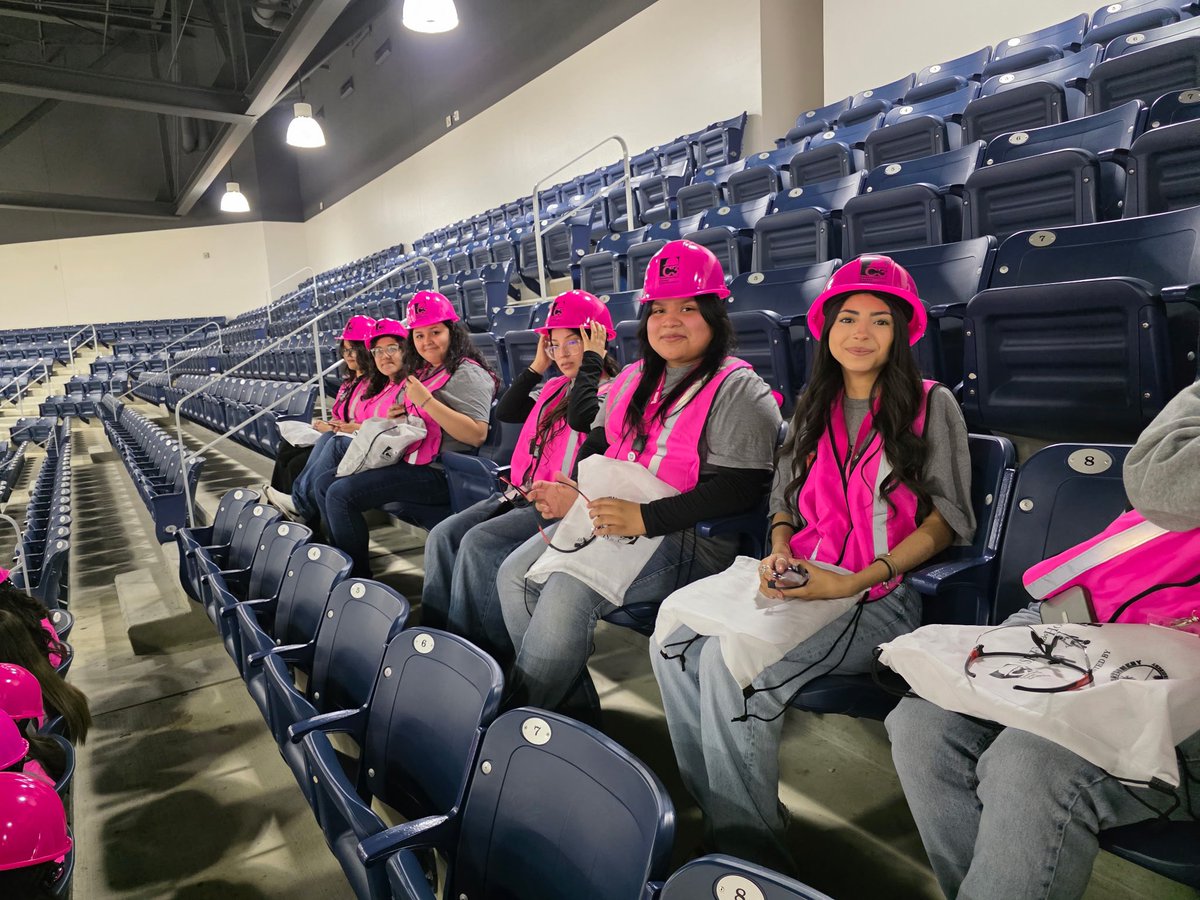 MCHSFraga's tweet photo. MCHS Fraga, SheBuildsHouston! A huge shoutout to Dr. Carmouche, thank you so much for this opportunity! https://t.co/goaZUy9U6R