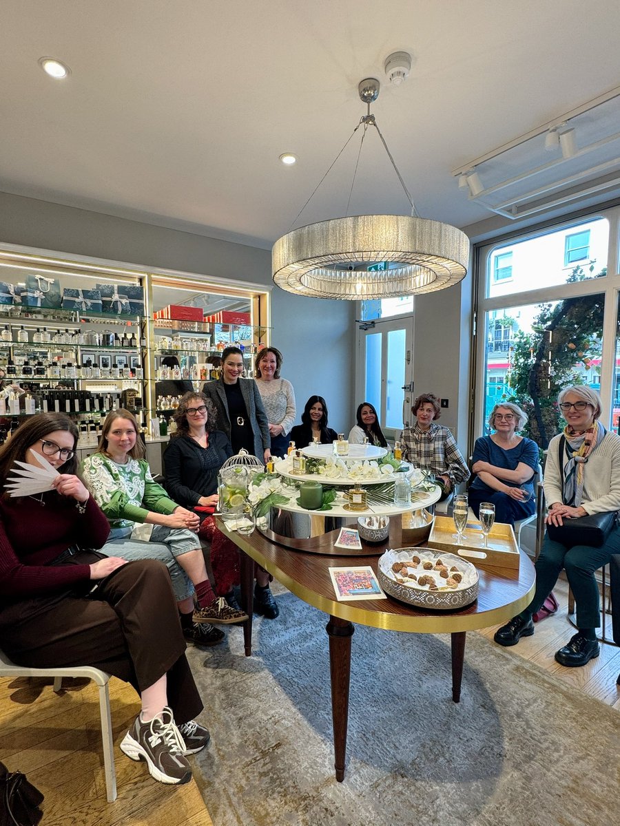 今日のロンドンの<a href="/lessenteurs/">Les Senteurs</a>でのマスタークラス。トンカラテのプレゼンテーション❤️