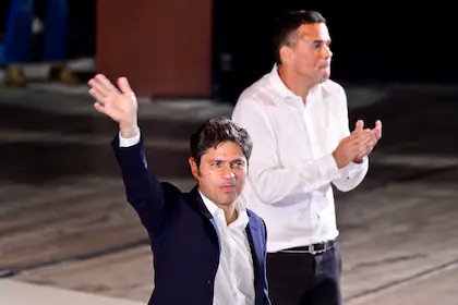 danimenendezok's tweet photo. Junto a @Kicillofok en el cierre del ciclo Debates del Futuro.

Con el liderazgo de Axel vamos convocar a nuestro pueblo a participar para cerrar definitivamente esta etapa de tanta crueldad y tanta miseria de parte del Gobierno nacional.

#ElFuturoEsConAxel ❤️🇦🇷 https://t.co/6CLOWhVehb