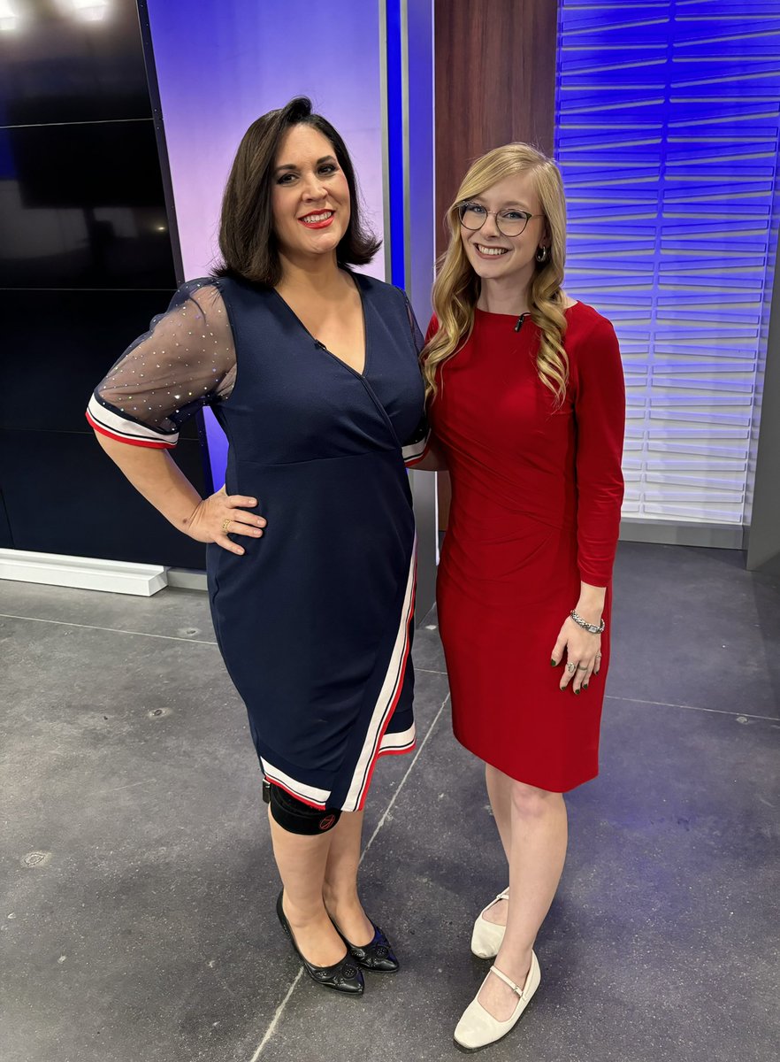 AbbyWrayKAKE's tweet photo. Amazing coworkers make the job more fun! Hope you’re having a terrific Thursday! https://t.co/ziHMPFsVW4