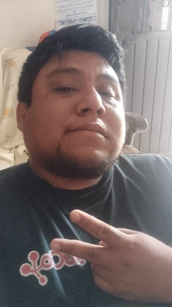 Tamos de vuelta en esta plataforma 😛 
Twitch.tv/elpimienta1793
#twitchstreamer #guitar