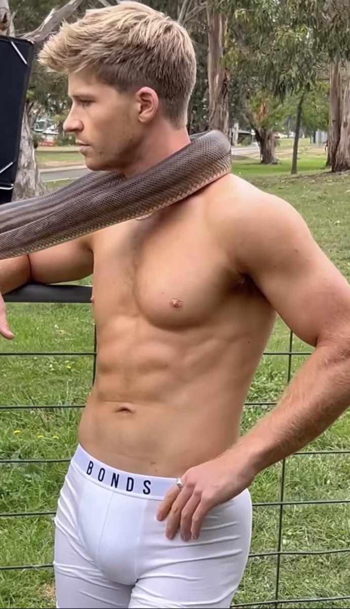 ChrisObsessions's tweet photo. It’s so HEAVY! 🍆🤤 https://t.co/tyFjztJ7vW
