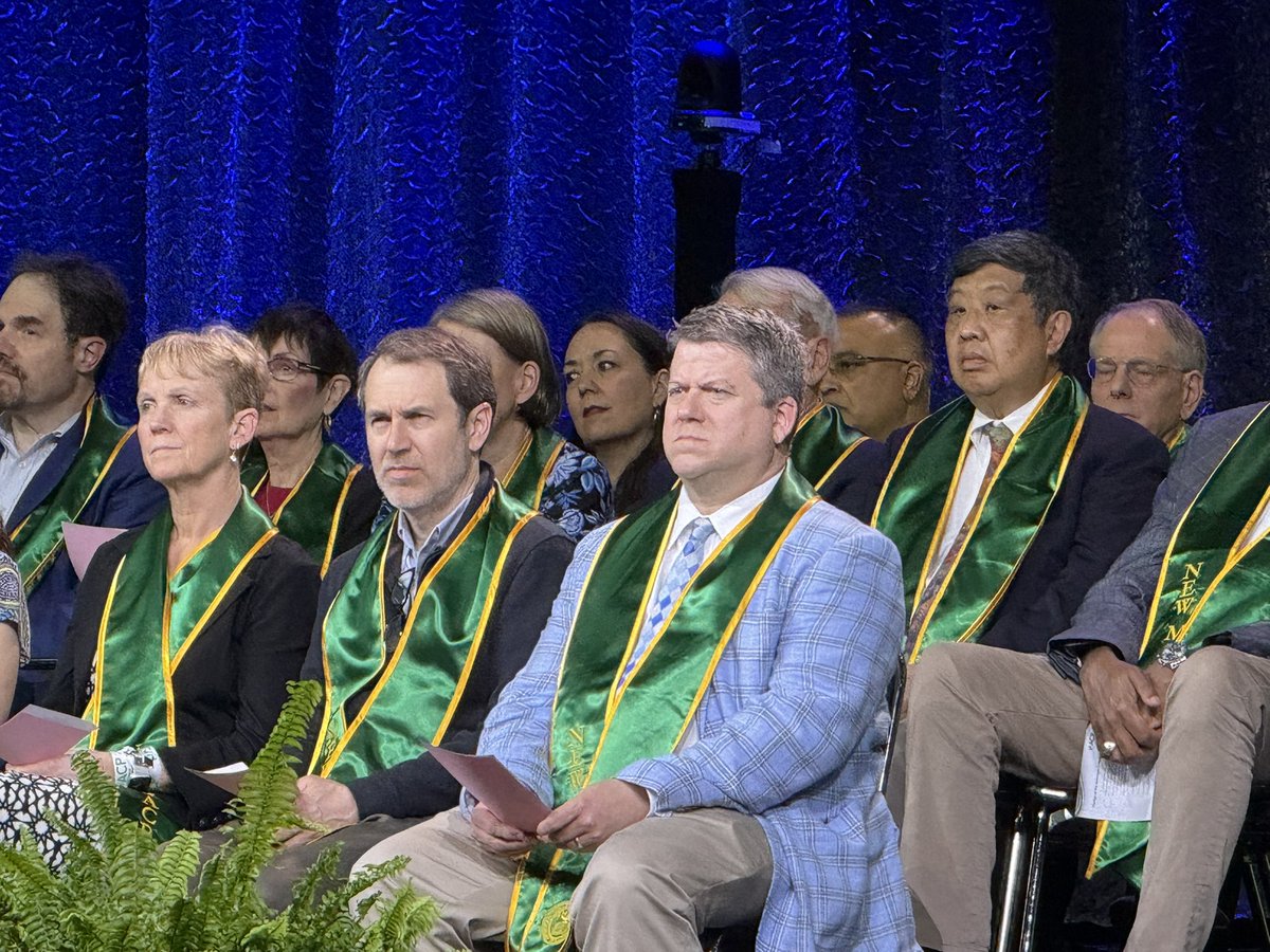 medpedshosp's tweet photo. The @ACPIMPhysicians Convocation Ceremony is always emotional and inspiring.
A joy to see our new Masters of ACP - @CincyIM and @Mud_Fud
#IM2025 https://t.co/idu26jTCwj