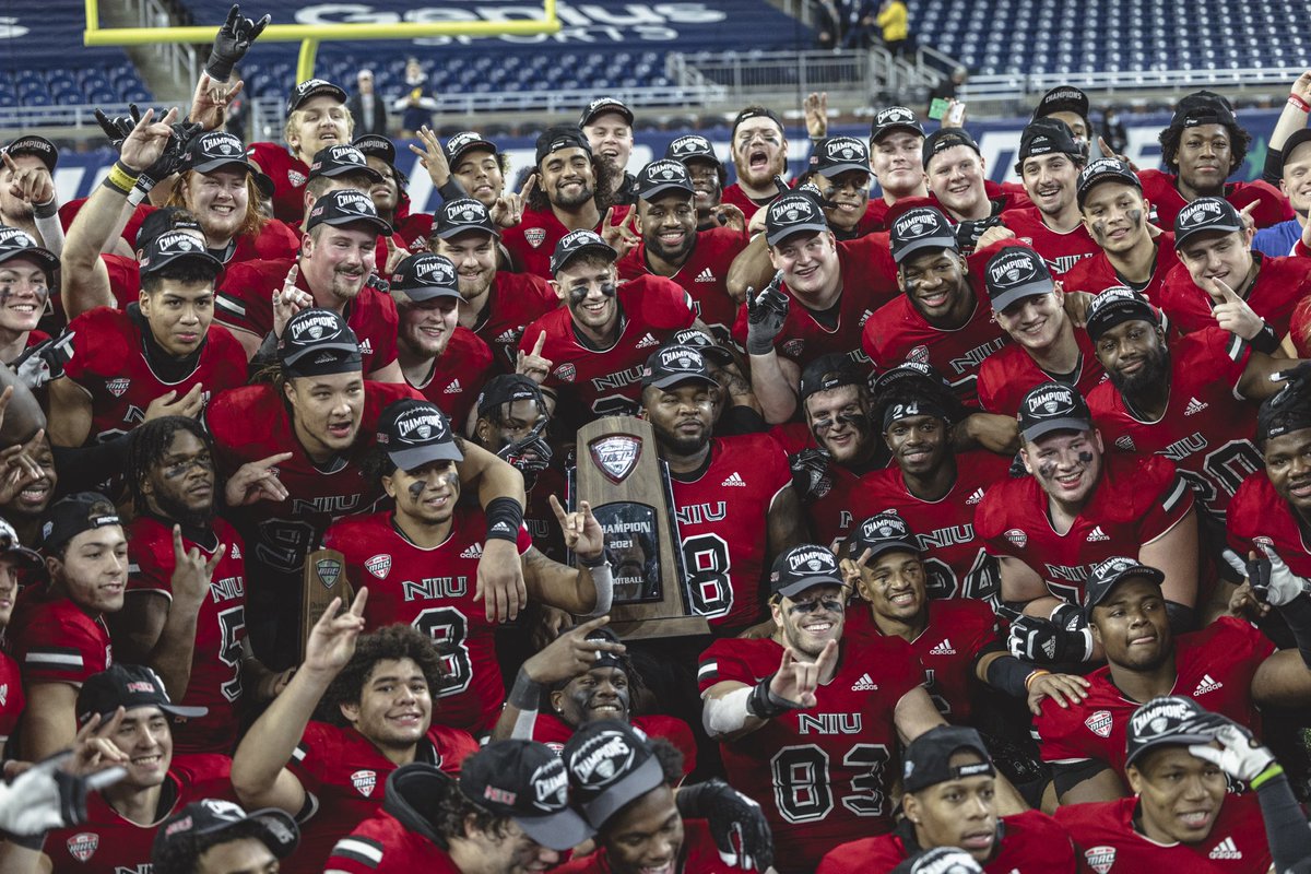 #ThrowbackThursday The 2021 MAC Championship game! My all time favorite game of my football playing career was this one!! This team proved everyone wrong being picked last in the preseason polls!! A day I’ll remember forever! Champions Live Forever!!! #WorstToFirst #Champions