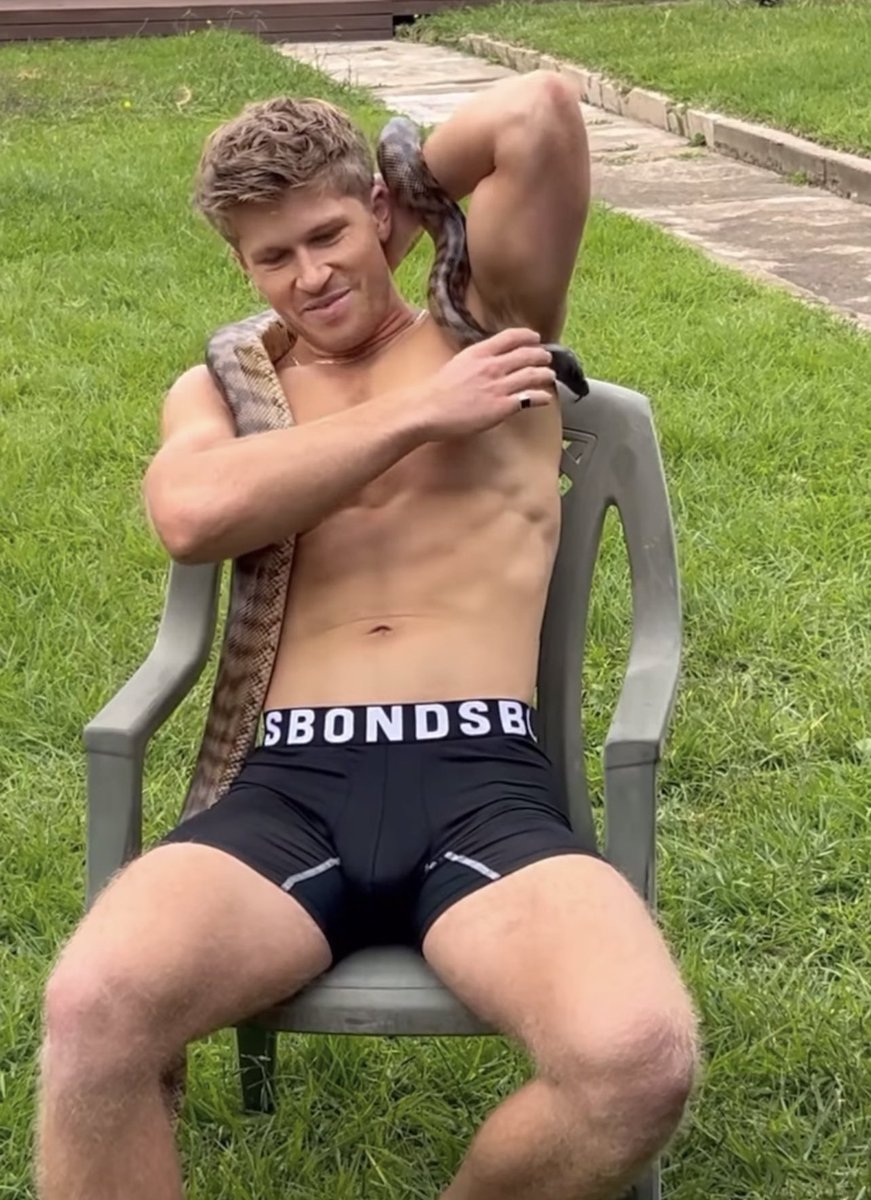 ChrisObsessions's tweet photo. LET ME BOUNCE ON IT!! 😩🥵 https://t.co/rep2iJ7GaE