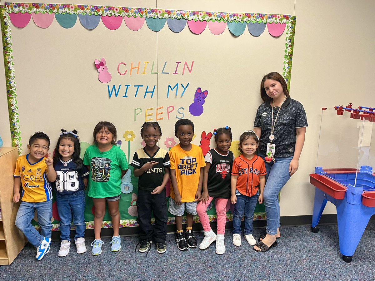 Give it your best shot! ⛹🏾‍♂️⛹️‍♀️🥅⚽️🧢⚾️🏈 <a href="/PetroskyPirates/">Petrosky Elementary</a>