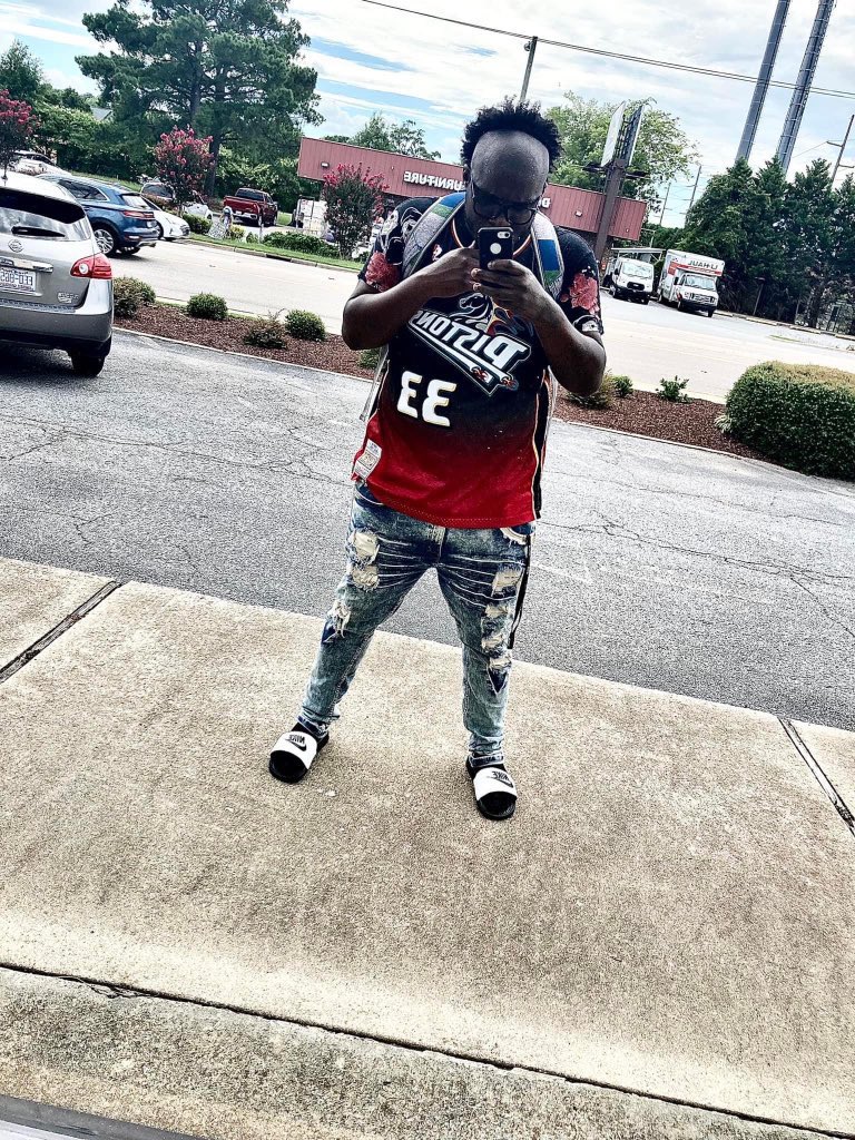 dorjon_robaj's tweet photo. Rate the fit ? https://t.co/pTXPvjW2Ms