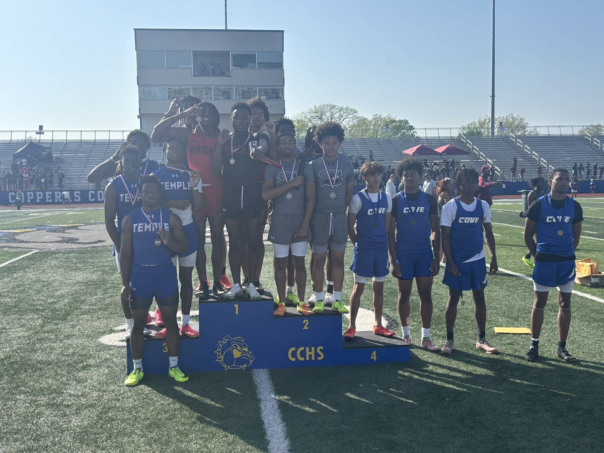 JV 4x100m relay:
Bryon Crittendon,Rodney Nelson,
Braylin Carr, A’xavion Latouche
3rd place 🥉! 
Great Job! 
#WTD 
🔵⚪️
